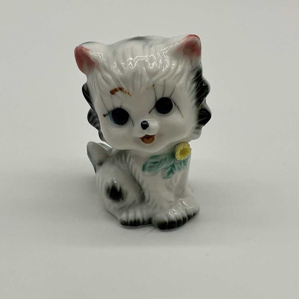 Vtg. Anthropomorphic Kitty Cat Figurine‎ Taiwan Ceramic Whimsical Kitsch Cottage